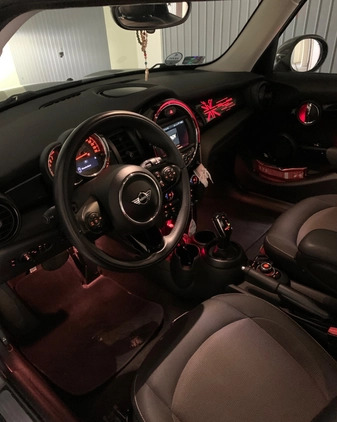 MINI Cooper cena 72000 przebieg: 63800, rok produkcji 2018 z Szczecin małe 154